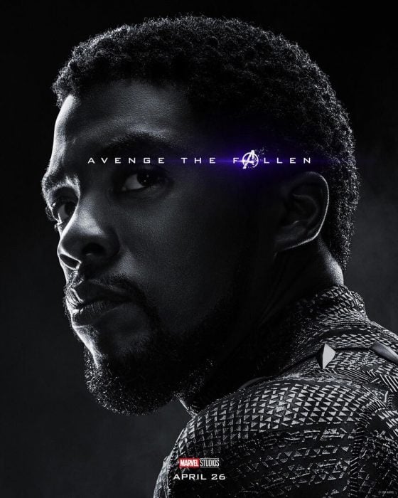 Hombre con barba de candado, mirando de reojo, Black Panther, Chadwick Boseman, Póster oficial de la película Avengers Endgame