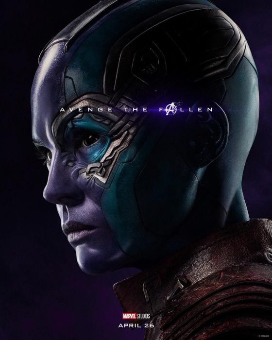 Chica disfrazada de Nebula, Karen Gillan, Póster oficial de la película Avengers Endgame