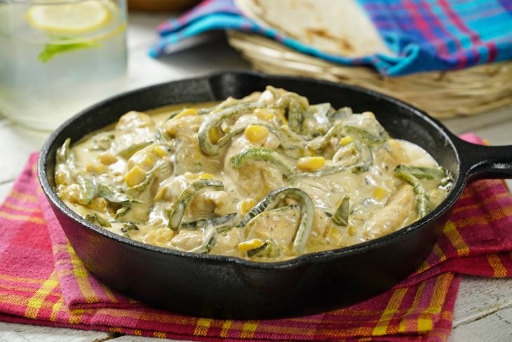 Rajas con crema estilo mexicano con elote