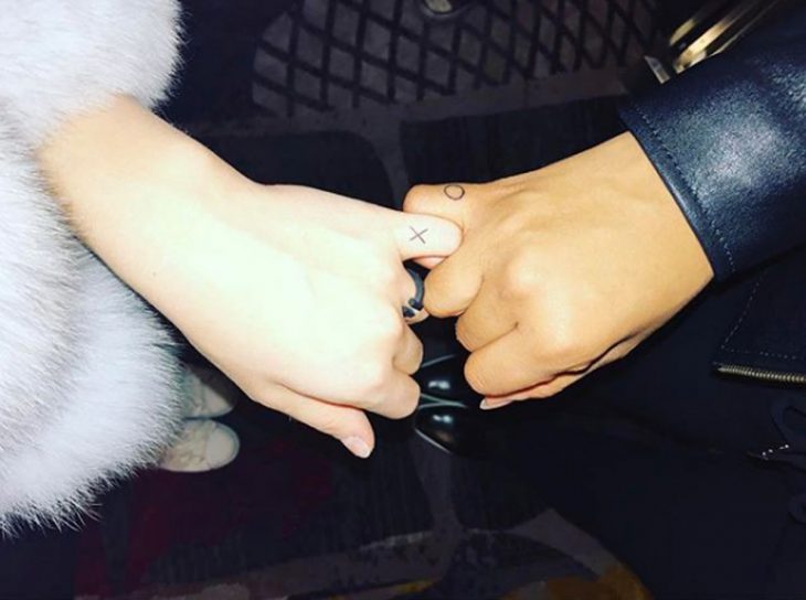 Tatuaje de Dove Cameron y Kiersey Clemons 