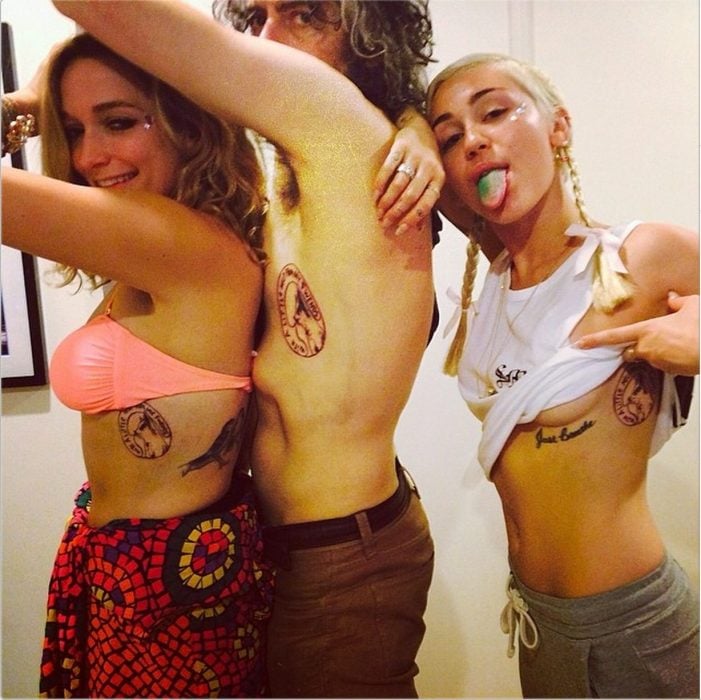 Tatuaje de Miley Cyrus y Wayne Coyne 