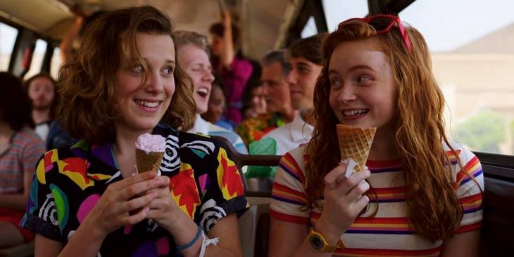 chicas comiendo helado