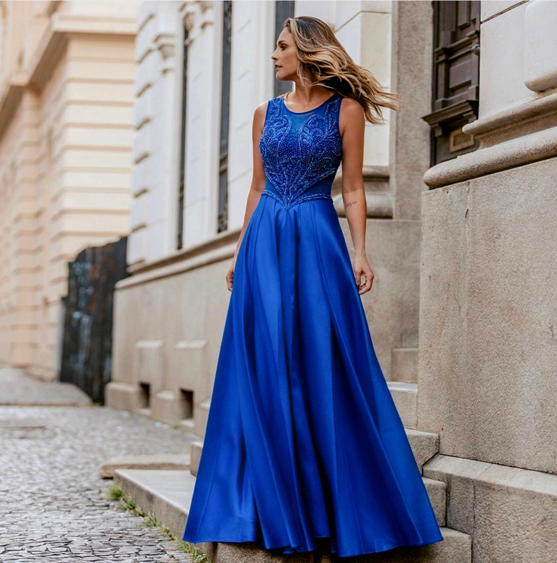 Bonitos y vestidos royal para graduación