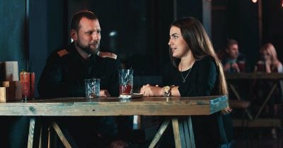 Bares usan bebidas falsas para ayudar a mujeres en peligro