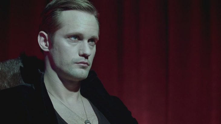 El actor Alexander Skarsgard interpretando al personaje de Erick Northman en la serie True Blood