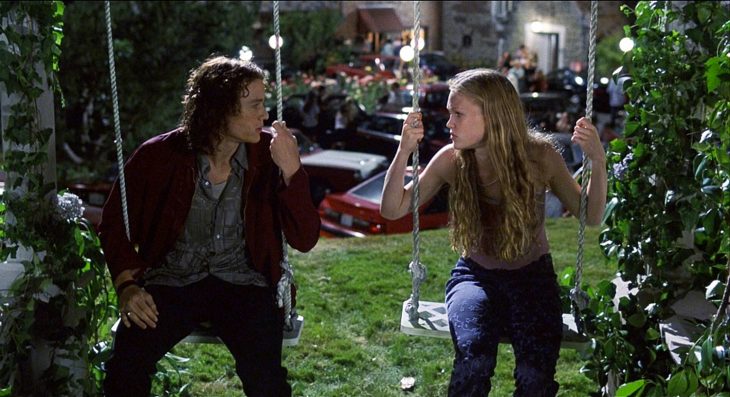 El actor Heath Ledger y la actriz Julia Stiles en la cinta 10 Cosas que Odio de Ti