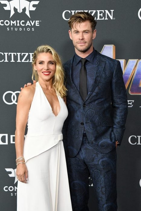 Elsa Pataki y su esposo Chris Hemsworth que interpreta a Thor, el dios del trueno en la premiere de la película de Avengers: Endgame en Los Angeles