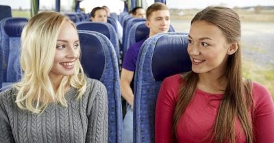 Las personas que hablan con desconocidos son más felices