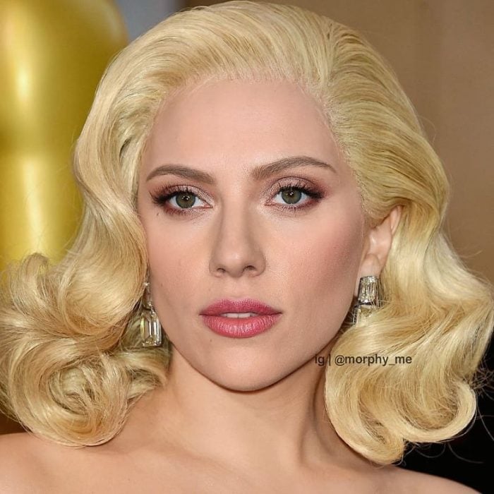 Chica con pendientes plateados, cabello ondulado color amarillo, Lady Gaga, Scarlett Johansson, Morphy_Me