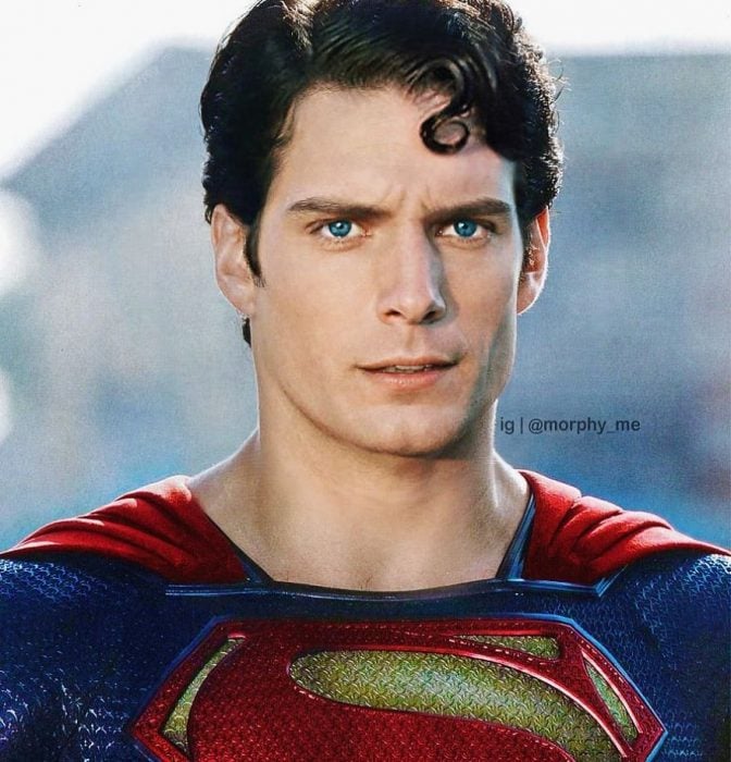Hombre llevando traje del superhéroe Superman, Henry Cavill, Christopher Reeve, Morphy_Me