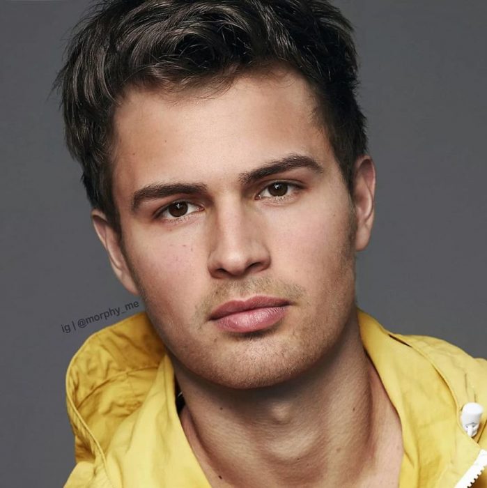 Hombre posando inclinado para una fotografía, llevando chamarra amarilla, Theo James, Ansel Elgort , Morphy_Me