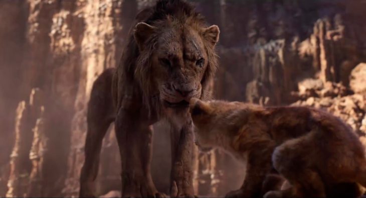 Escena del trailer de live action del Rey León presentando a Scar y Simba