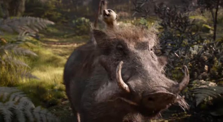 Escena del trailer live action del Rey León con los personajes de Timón y Pumba