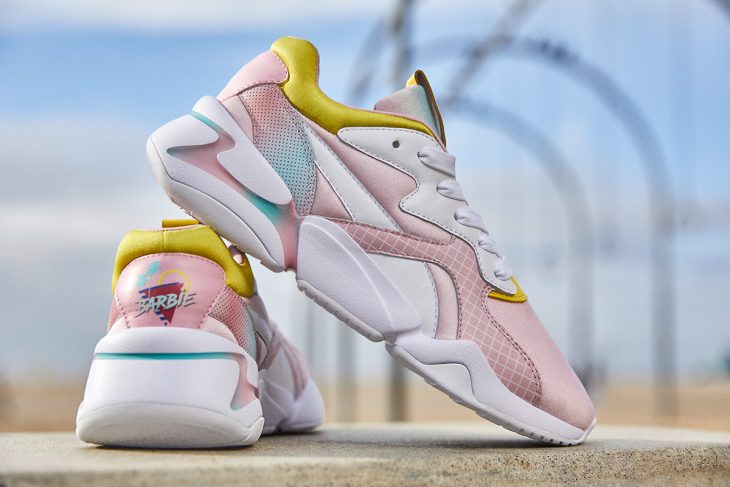 Tenis en tonos rosas, azules y amarillos pastel de la nueva colección Puma x Barbie