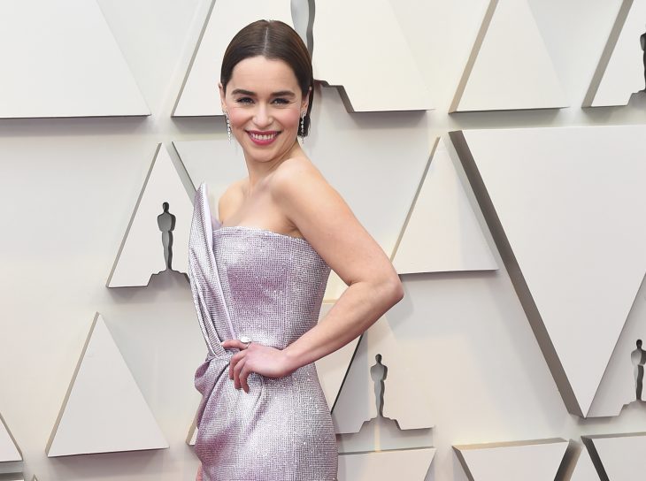 Peinados y looks que los Óscar 2019, Emilia Clarke, corte bob lacio