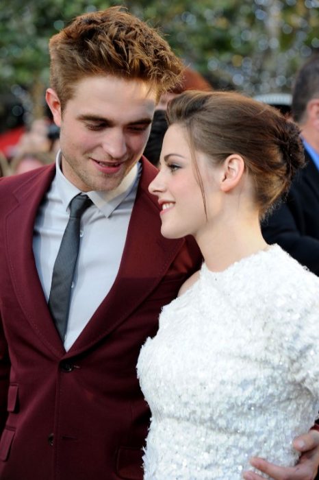 Kristen Stewart y Robert Patinson en alfombra roja