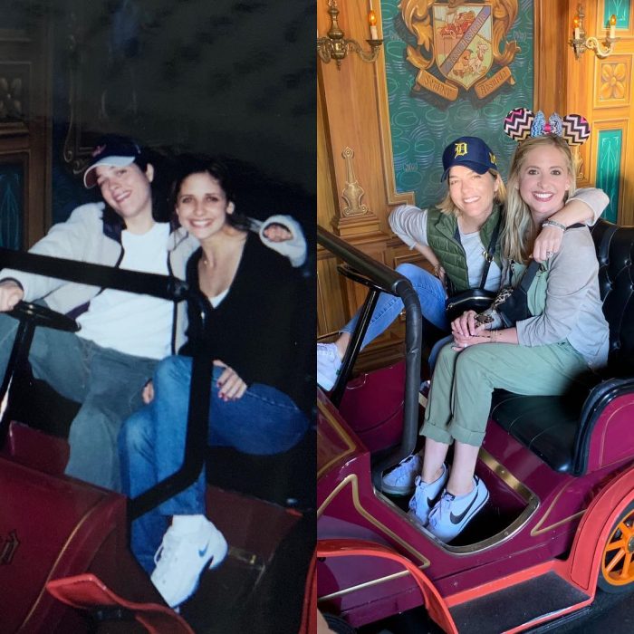 Fotografías comparativas de las actrices Selma Blair y Sarah Michelle Gellar hace 21 años en el parque de diversiones de Disney