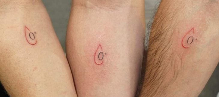 Tatuajes con información médica del tipo de sangre