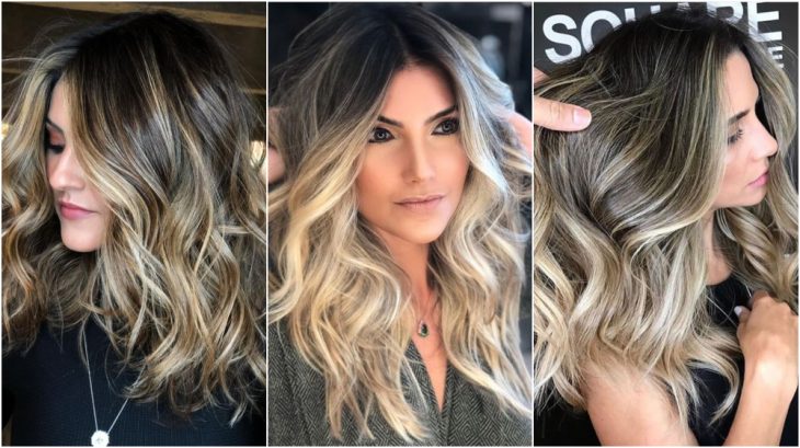 Tres chicas diferentes, con cabello largo, peinado ondulado y teñido de color Sandy-Beige Blond por tendencia primaveral