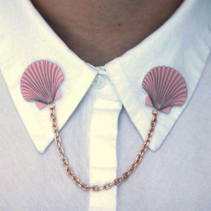 Collar tips; broches para cuello de camisa; conchas marinas rosas con cadena dorada