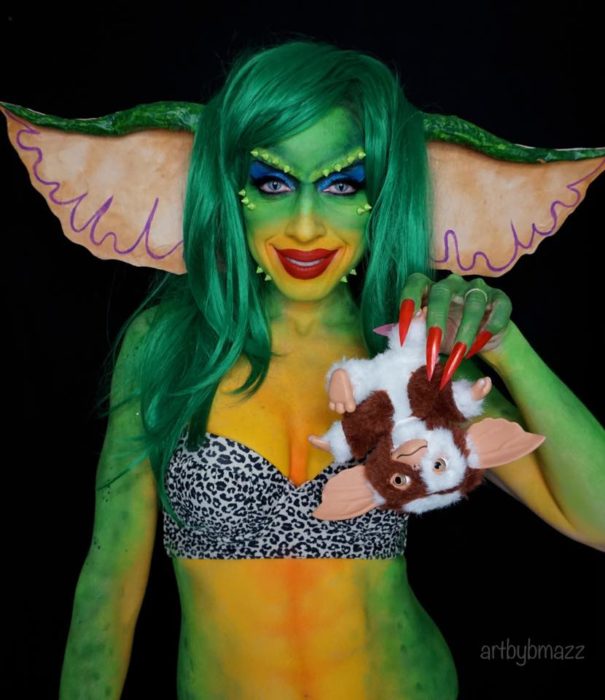 Brenna Mazzoni maquillada como Greta Gremlin