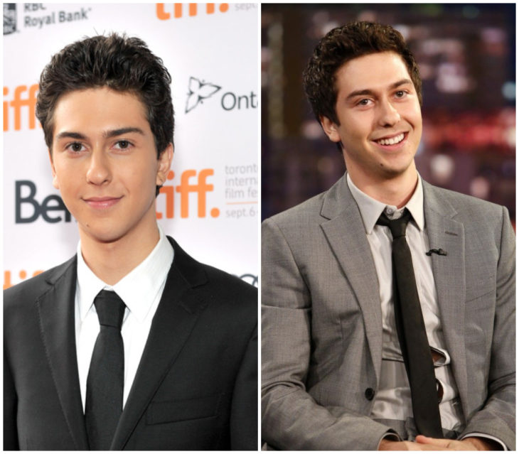 Nat Wolff usando trajes sastre durante entrevista