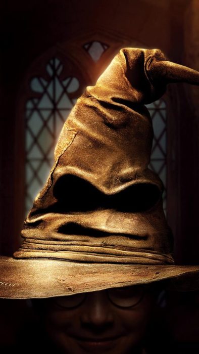 Fondo de pantalla para celular del sombrero seleccionador en Harry Potter