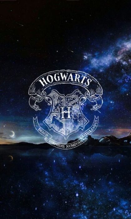 Fondo de pantalla para celular con el escudo de Hogwarts, Harry Potter