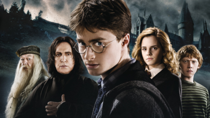 Escena de Harry Potter junto a Dumbledore, Hermione. Severs Snape y Ron Weasley