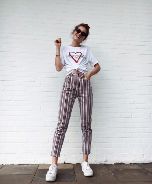 15 Outfits con pantalones de tiro alto que te harán sentir como