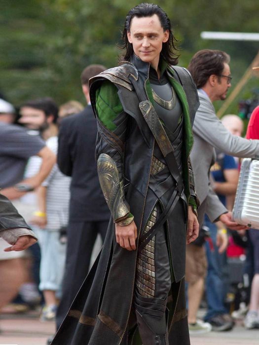 Actor Tom Hiddleston como Loki, hermano de Thor en Avengers, Marvel, en el set de grabación