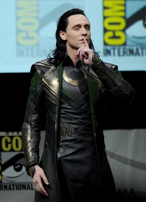 Tom Hiddleston como Loki, hermano de Thor en Avengers, Marvel, actor en convención de anime y cómics, Comic-con