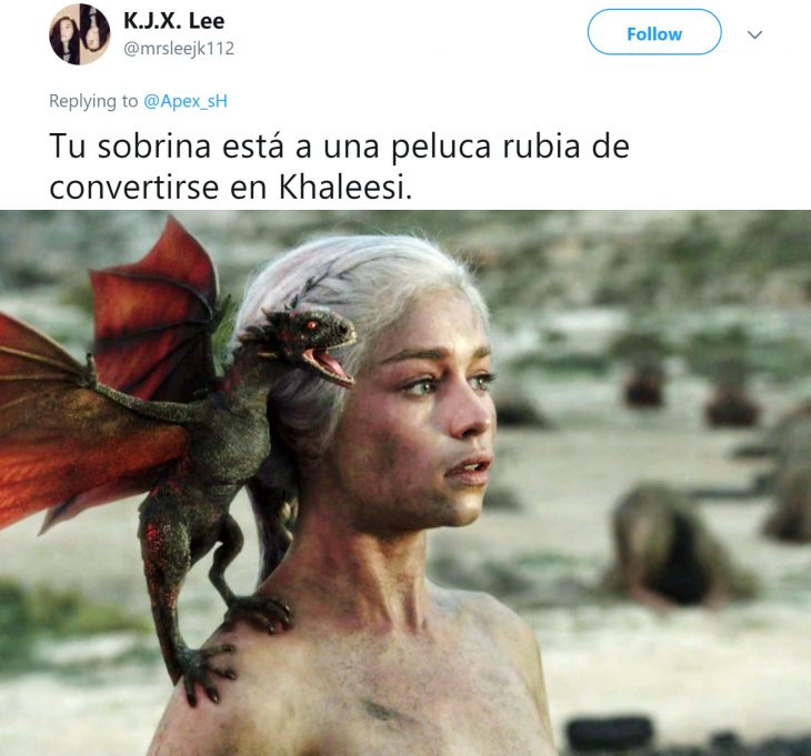 Niña entrena a su ave para atacar cuando ella grita; Emilia Clarke, Daenerys Targaryen, Khaleesi, con su dragón en el hombro