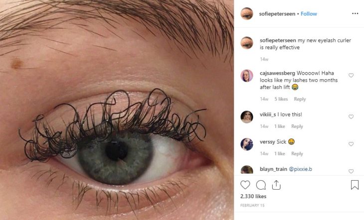 Imagen del Instagram de Sofie Petersen en el que muestra sus pestañas rizadas