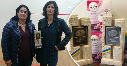 Premian a campeonas de squash con un vibrador y cera depilatoria