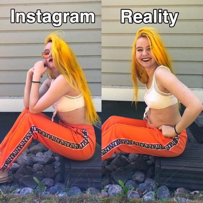 Bloguera Sara Putho, selfies comparativas entre la expectativa en Instagram y la realidad; chica de cabello largo y amarillo con lentes de corazón, top blanco y pants anaranjado, sentada en escalones mostrando su panza