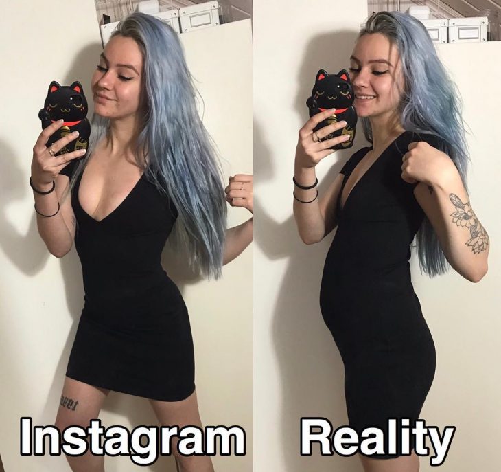 Bloguera Sara Putho, selfies comparativas entre la expectativa en Instagram y la realidad; chica de cabello gris mezclilla, con vestido negro ceñido y tatuaje de flores en el brazo, tomándose una selfie con un celular con funda de gato negro