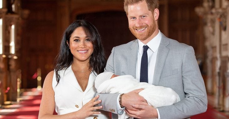 Meghan Markle y el príncipe Harry muestran a su bebé con gran orgullo