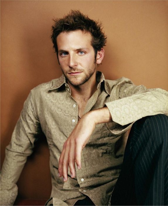 Actor, director y cantante Bradley Cooper de joven