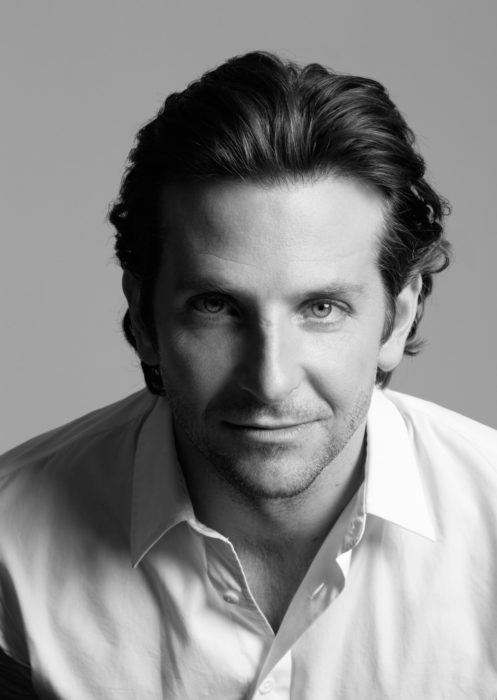 Actor, director y cantante Bradley Cooper en sesión fotográfica en blanco y negro