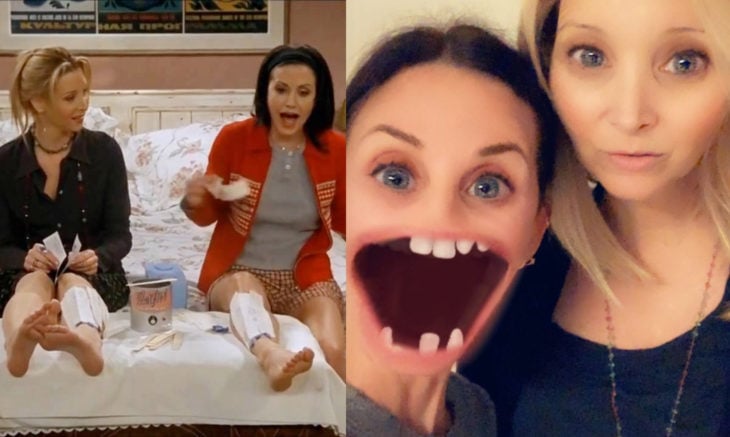 Phoebe Buffay y Monica Geller depilándose las piernas en Friends; Courteney Coz y Lisa Kudrow con filtro de snapchat