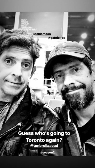 foto de Gabriel Bá ilustrador de The Umbrella Academy en el aeropuerto rumbo a Toronto