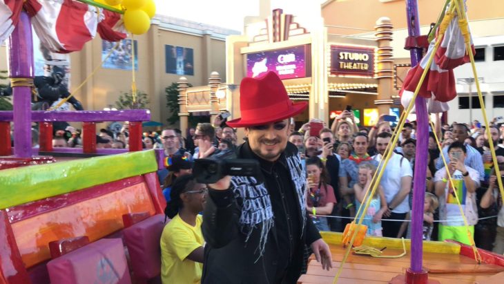 Magical Pride en Disneylandia; cantante Boy George en desfile por la diversidad de Disney