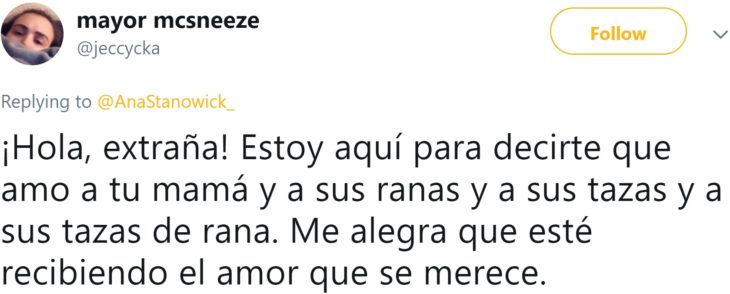 Hombre construye repisa a su novia para que exhiba su colección de tazas, y conmueve a Twitter