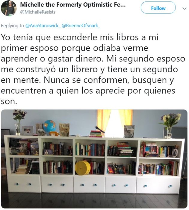 Hombre construye repisa a su novia para que exhiba su colección de tazas, y conmueve a Twitter