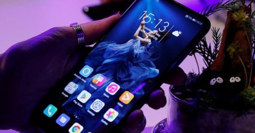 Facebook anuncia que nuevos teléfonos Huawei no tendrán preinstaladas sus apps