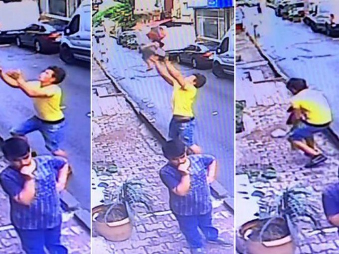 fotos del video que registró la caída de una niña en Estambul y cómo la salvó un joven