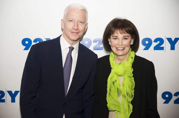 Gloria Vanderbilt con su hijo Anderson Cooper, presentador de noticias de CNN