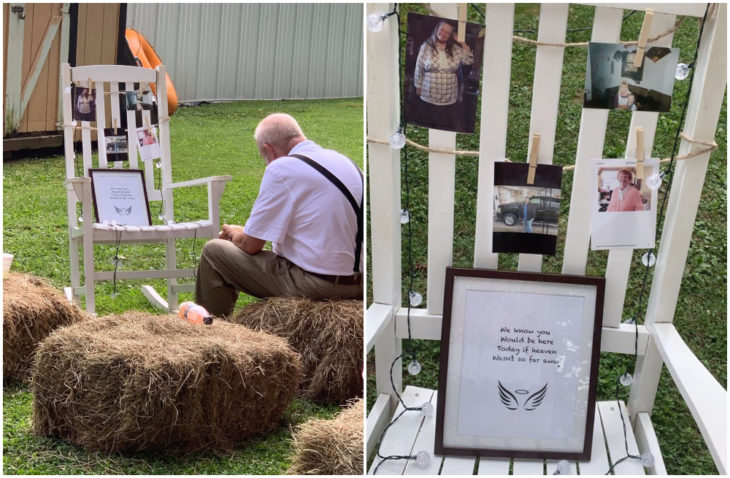 Abuelo sentado solo sobre una alpaca comiendo frente a un memorial