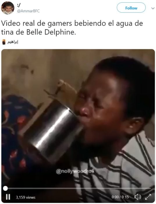 Cosplayer Belle Delphine vende el agua de su bañera y los compradores la están bebiendo